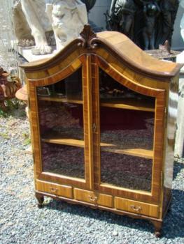 Vitrína-nástavba na komodu Vitrína-nástavba na komodu